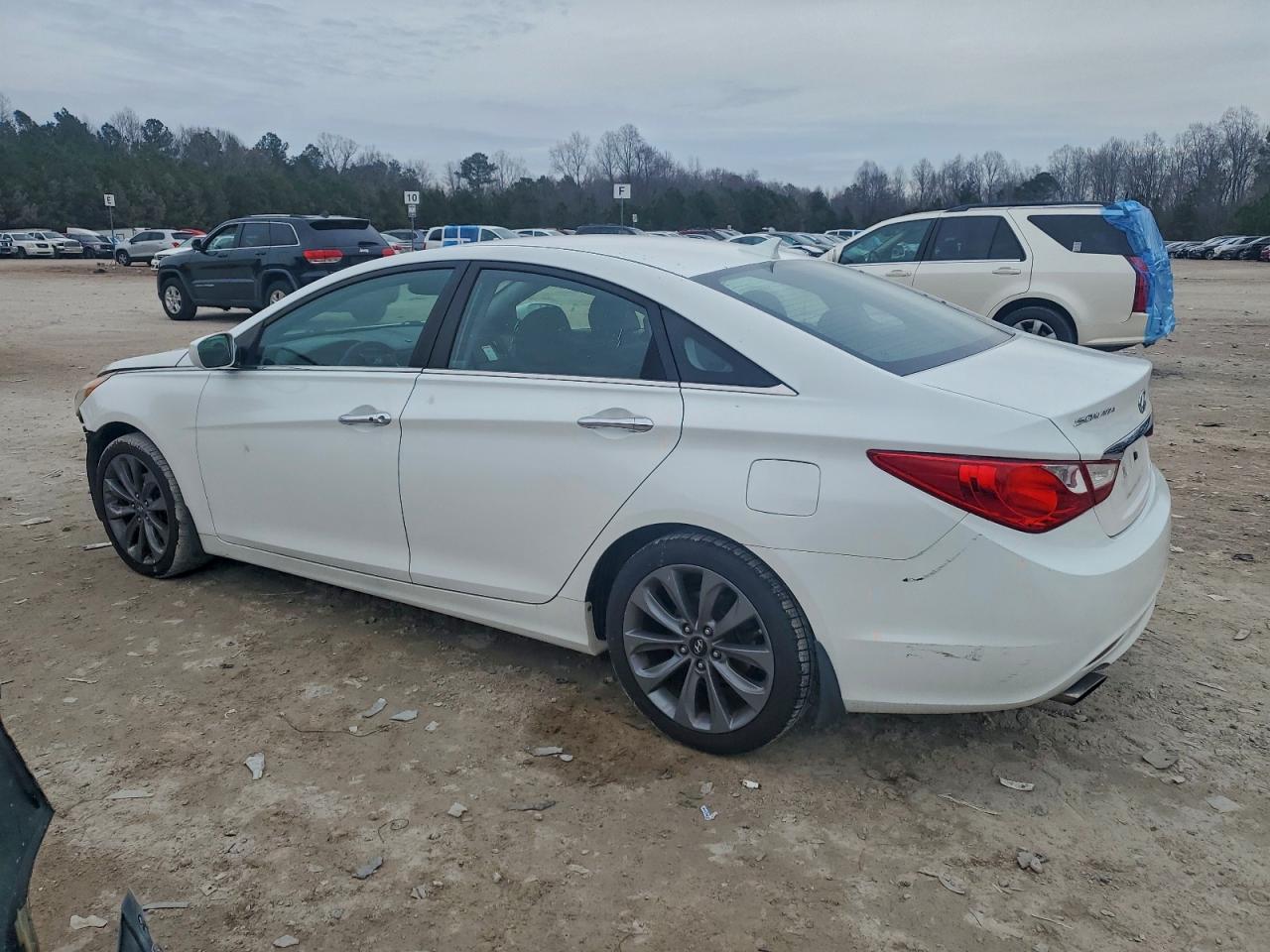 2011 HYUNDAI SONATA SE photo 2