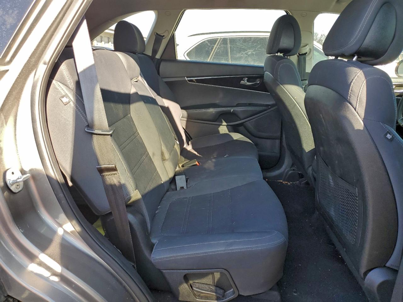 2016 KIA SORENTO LX photo 11