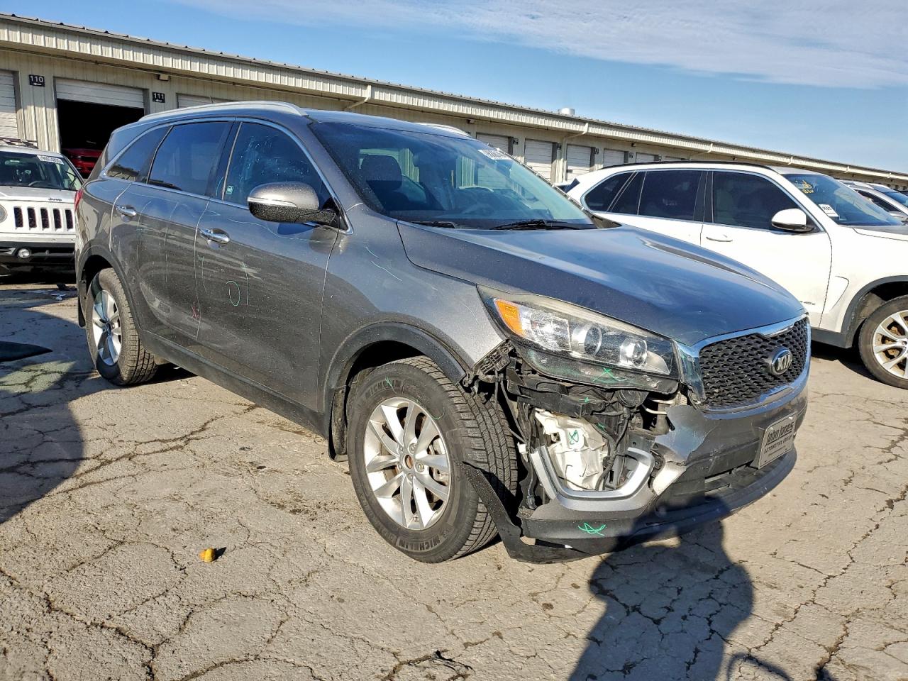 2016 KIA SORENTO LX photo 4