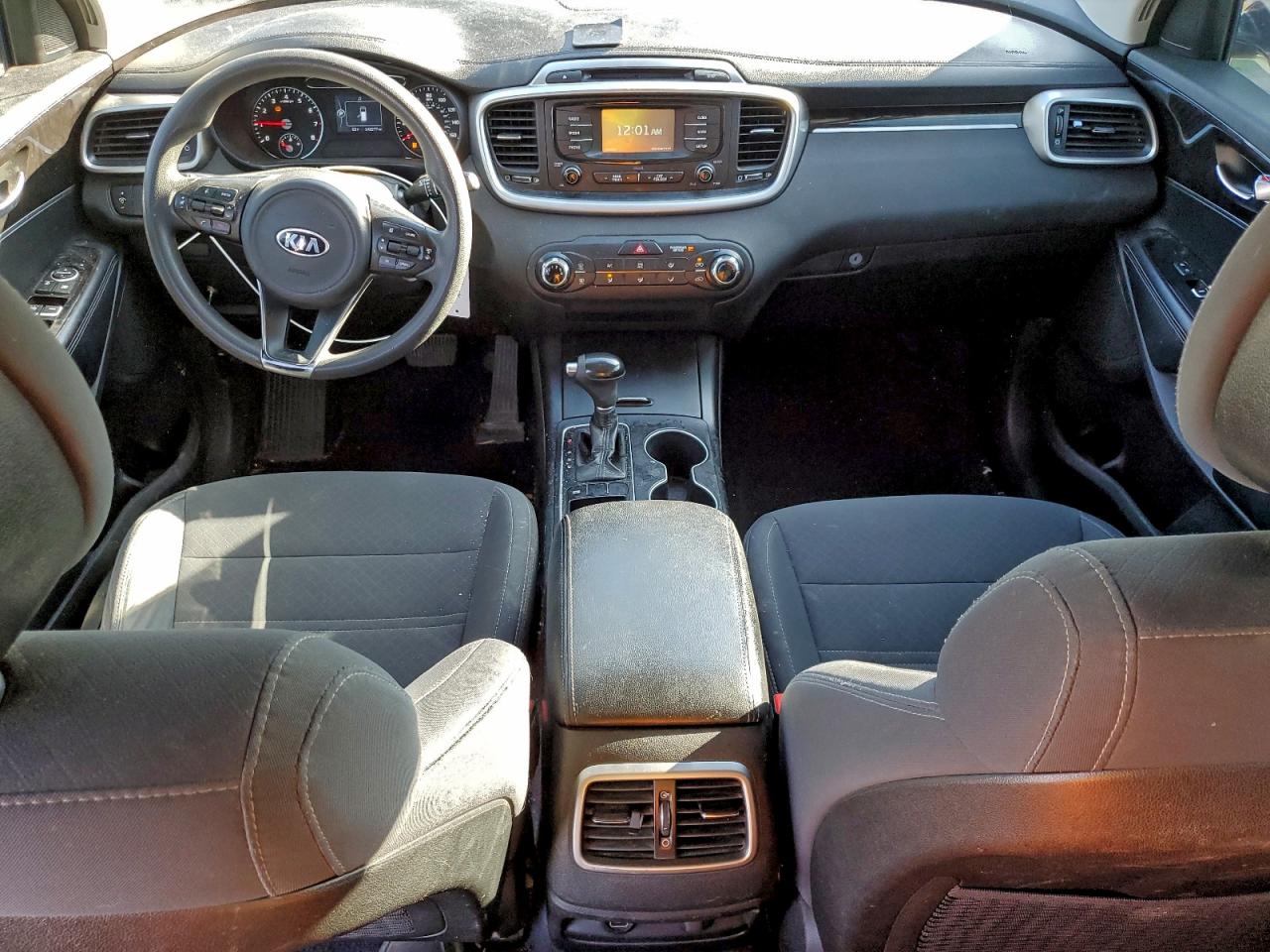 2016 KIA SORENTO LX photo 8