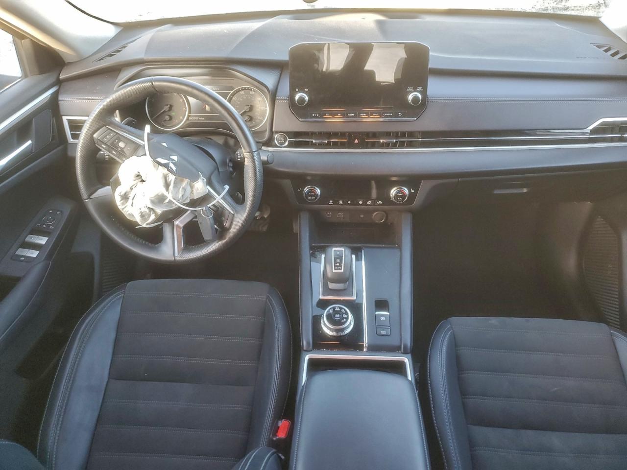 2024 MITSUBISHI OUTLANDER SE photo 8