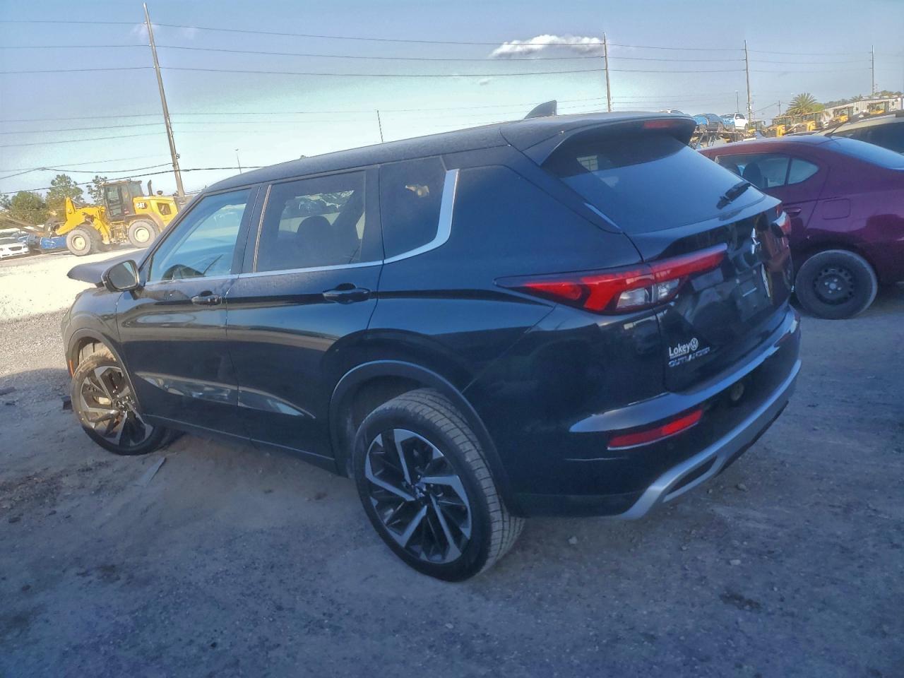 2024 MITSUBISHI OUTLANDER SE photo 2