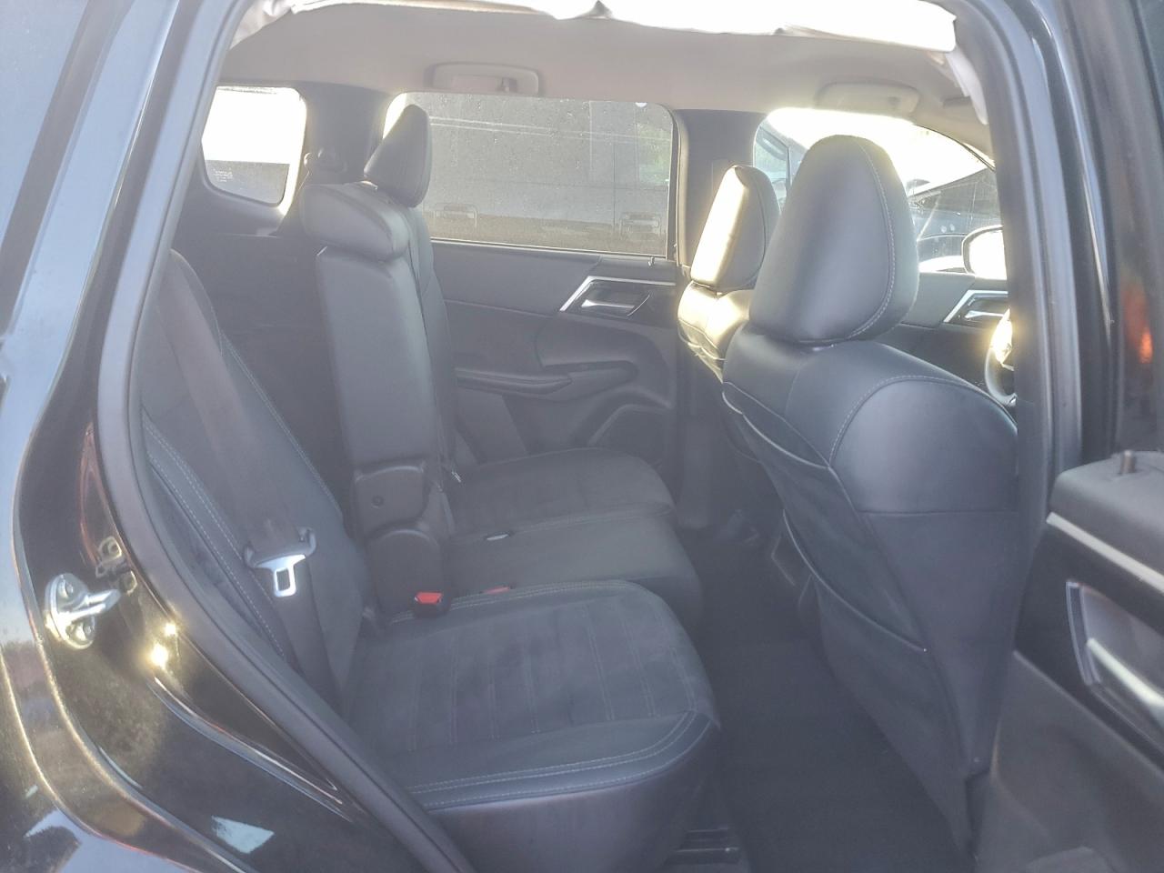 2024 MITSUBISHI OUTLANDER SE photo 11