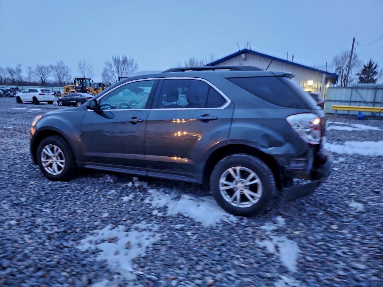 2017 CHEVROLET EQUINOX LT photo 2