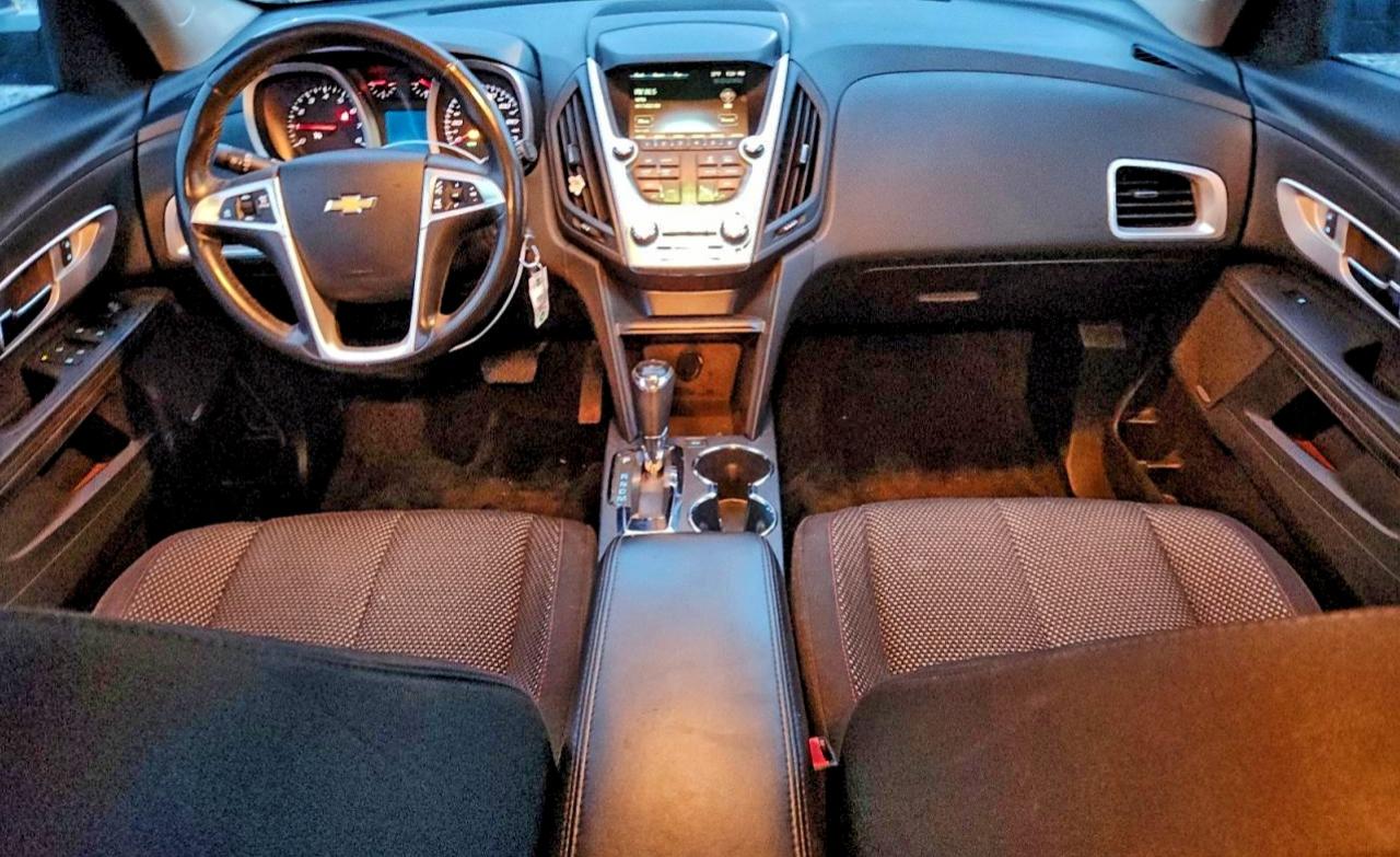 2017 CHEVROLET EQUINOX LT photo 8