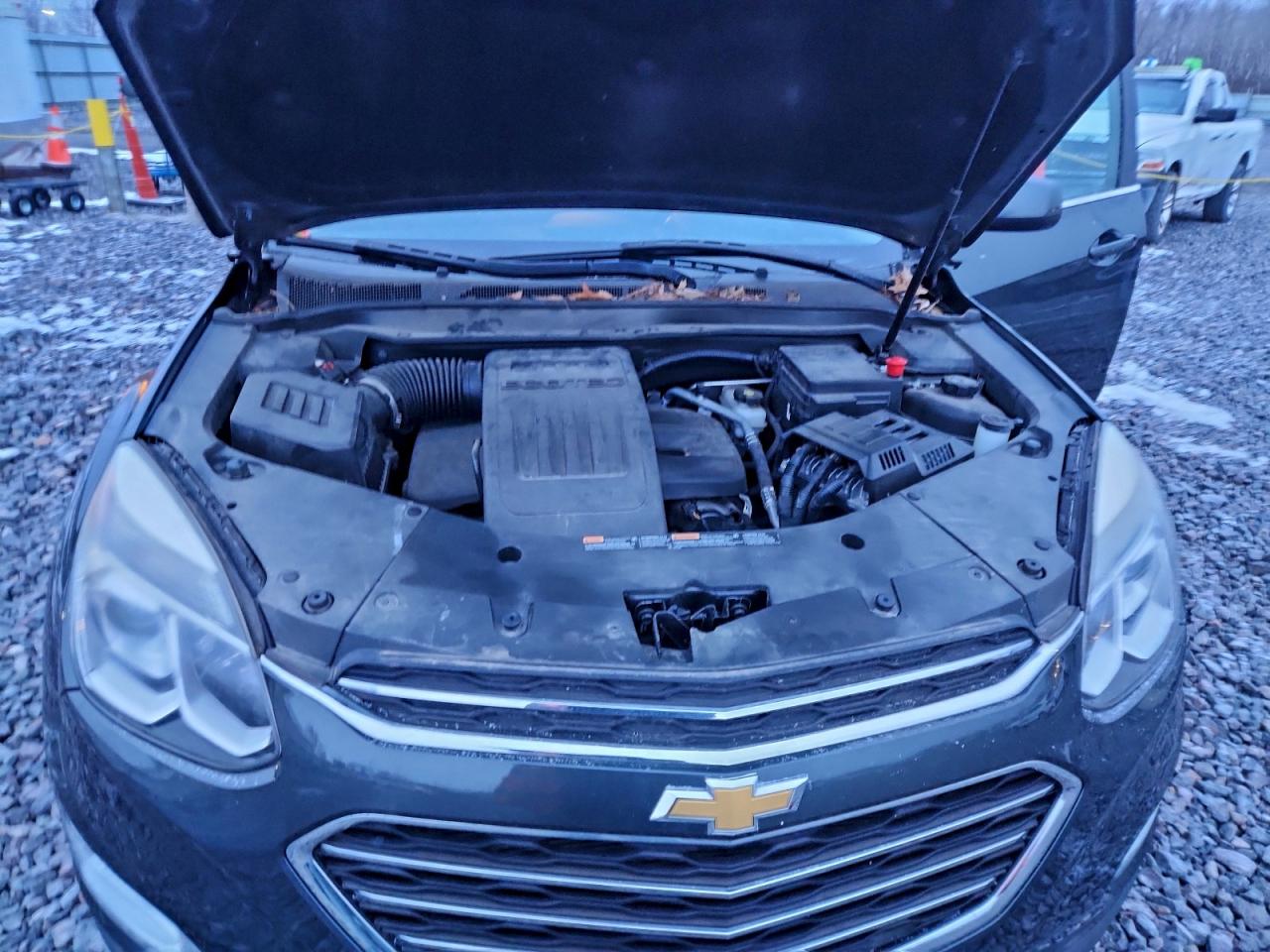 2017 CHEVROLET EQUINOX LT photo 11