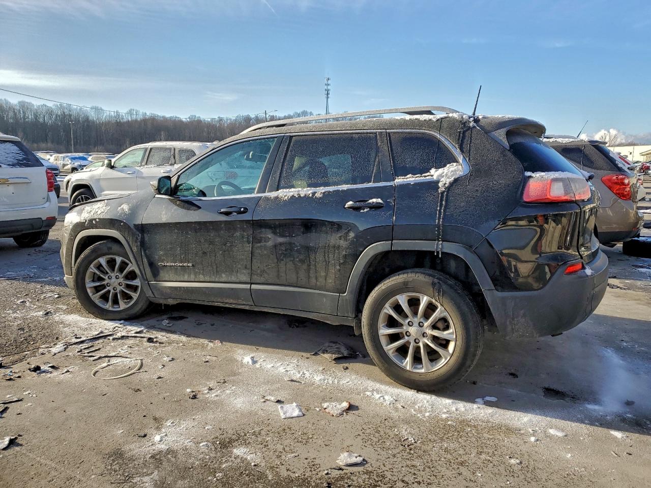 2019 JEEP CHEROKEE LATITUDE photo 2