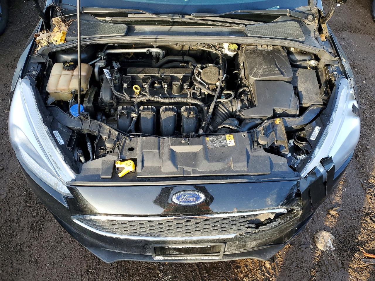 2015 FORD FOCUS SE photo 11