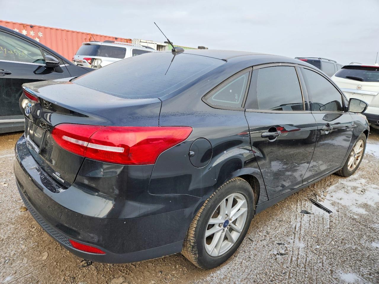 2015 FORD FOCUS SE photo 3