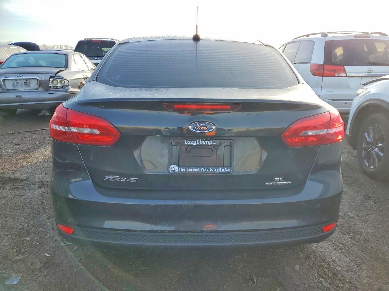 2015 FORD FOCUS SE photo 6