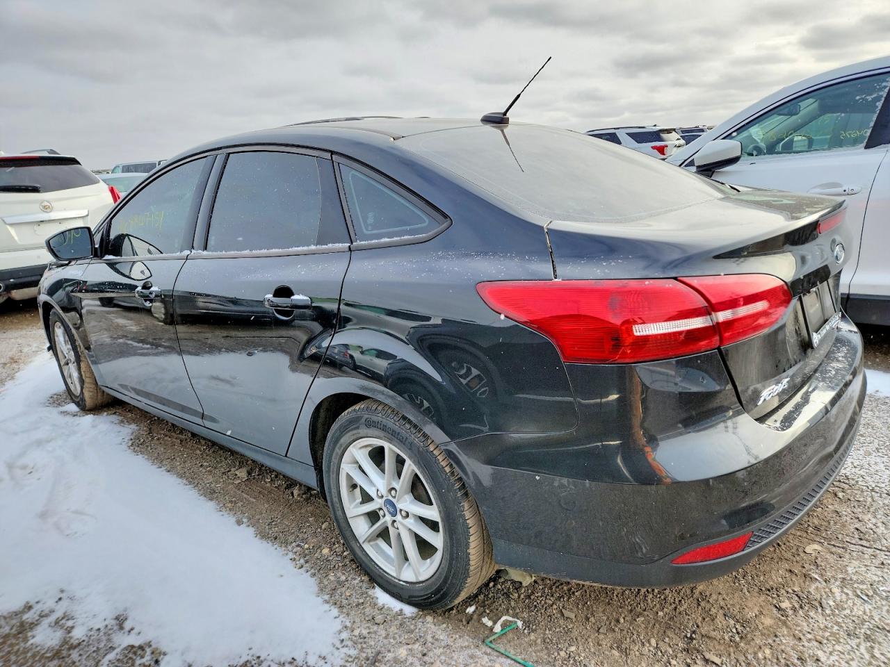 2015 FORD FOCUS SE photo 2