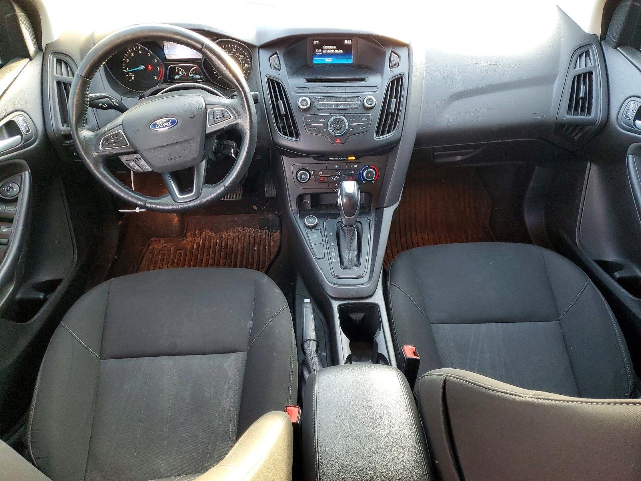 2015 FORD FOCUS SE photo 8