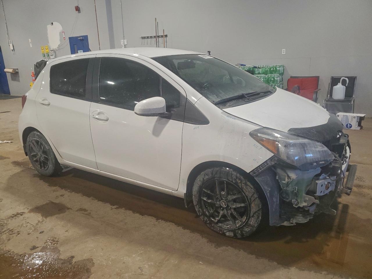 2015 TOYOTA YARIS photo 4