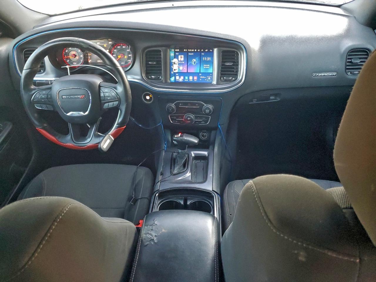 2016 DODGE CHARGER SXT photo 8