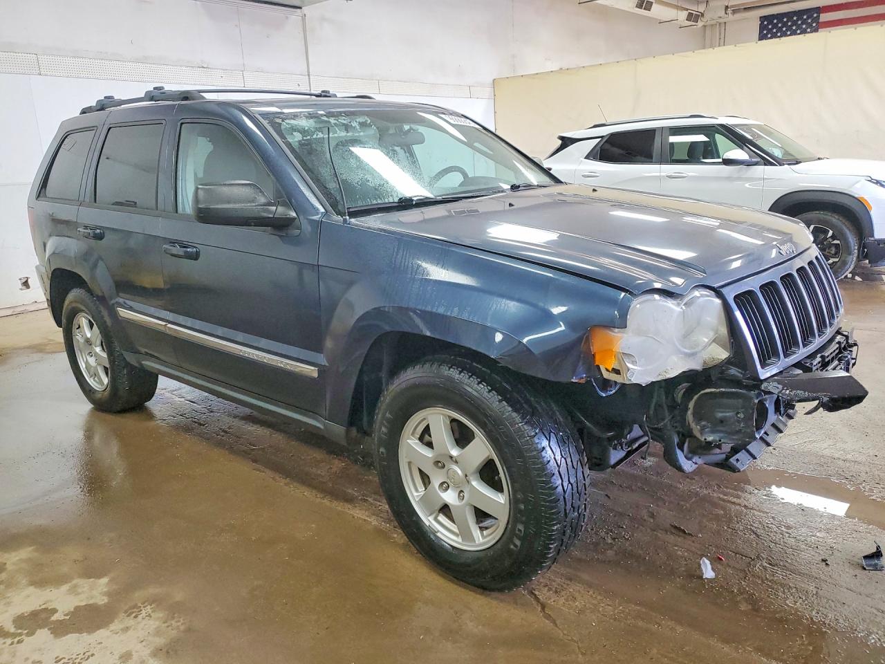 2010 JEEP GRAND CHEROKEE LAREDO photo 4