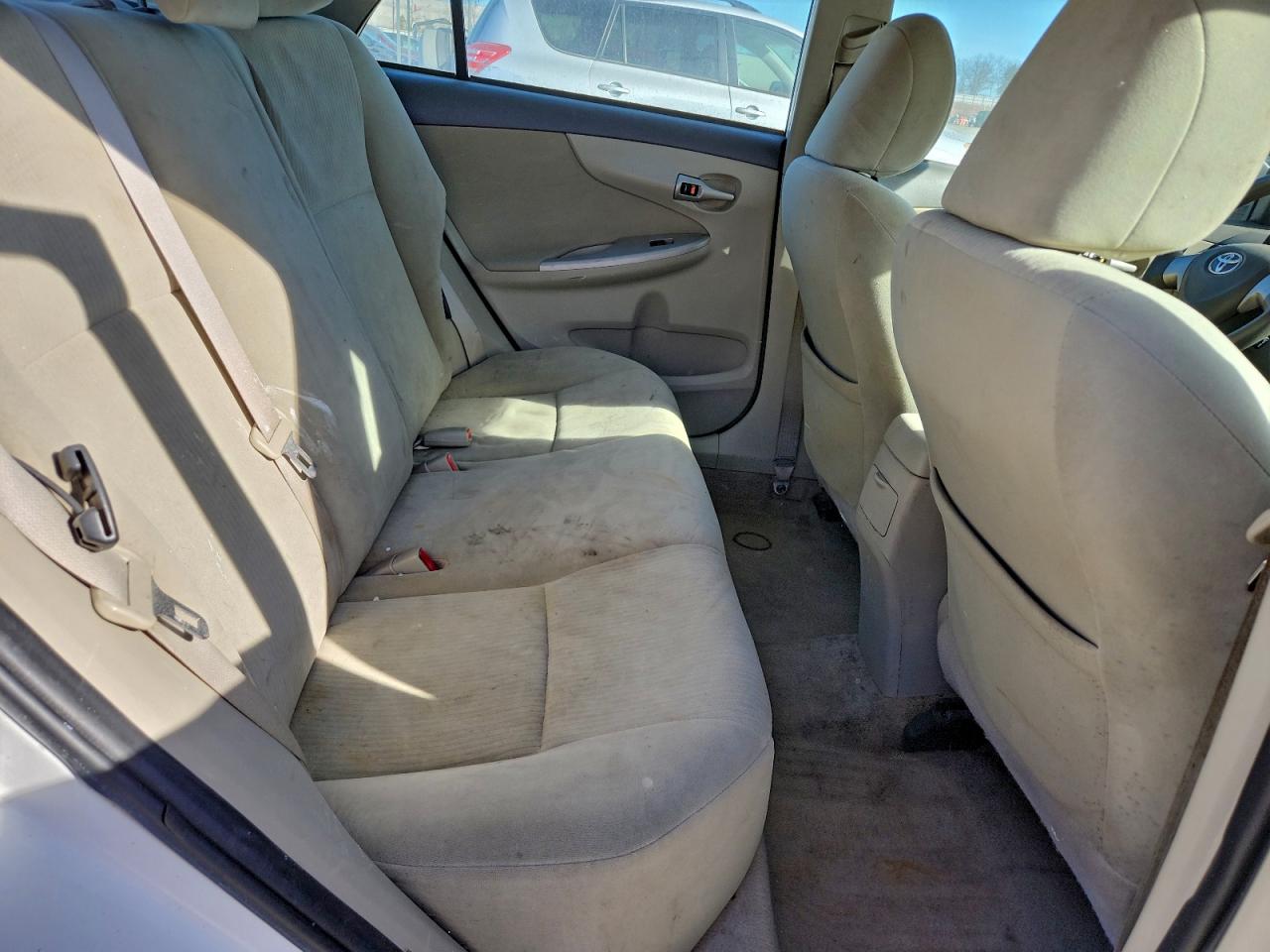 2010 TOYOTA COROLLA BASE photo 28