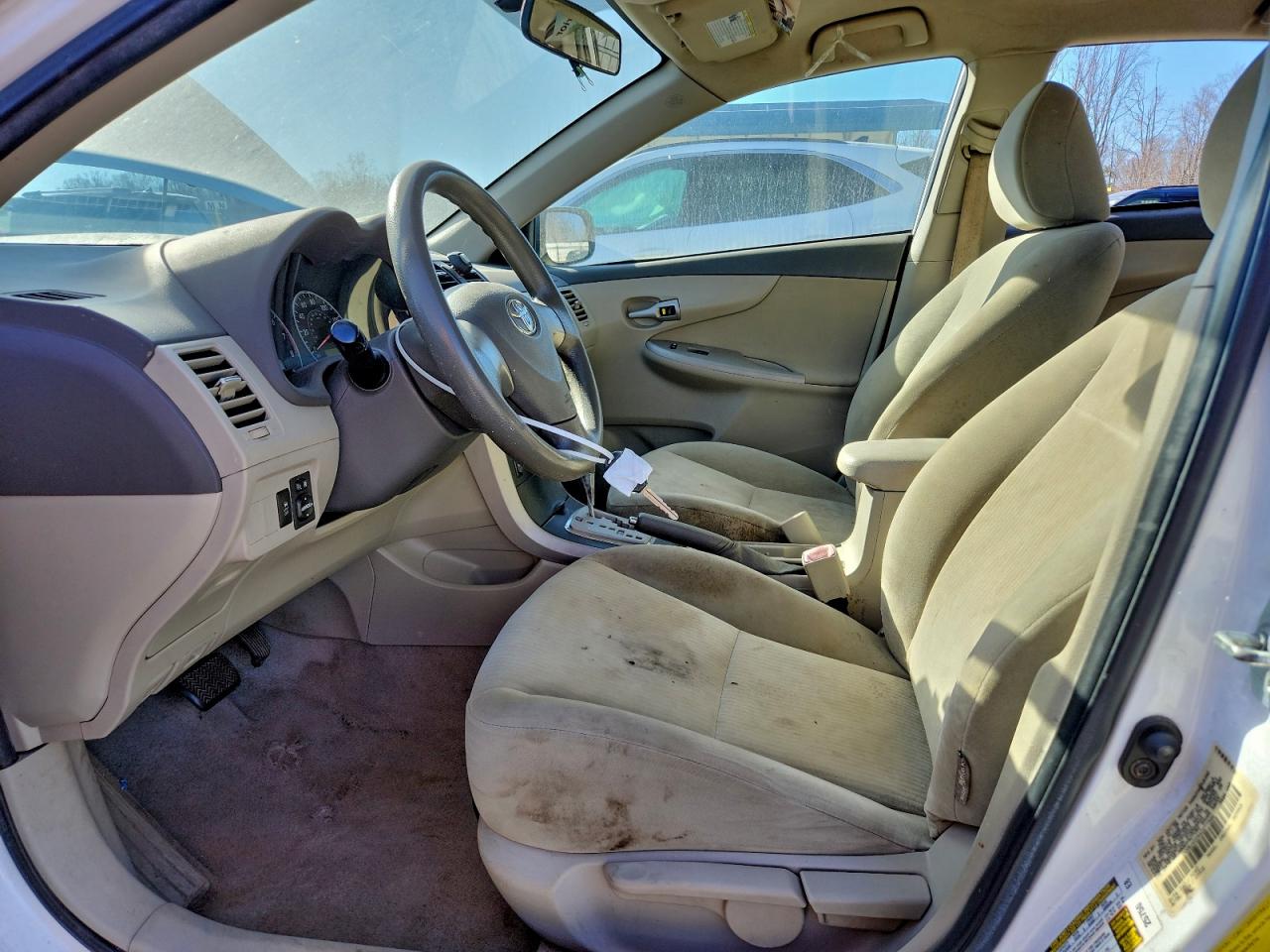 2010 TOYOTA COROLLA BASE photo 19