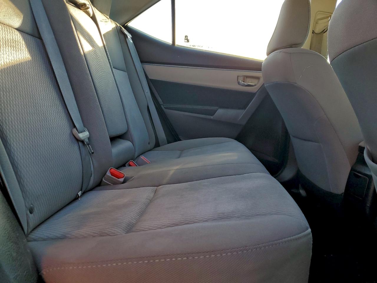 2015 TOYOTA COROLLA L photo 10