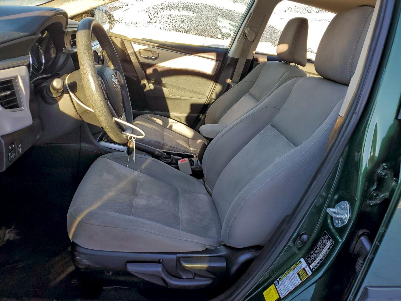 2015 TOYOTA COROLLA L photo 7