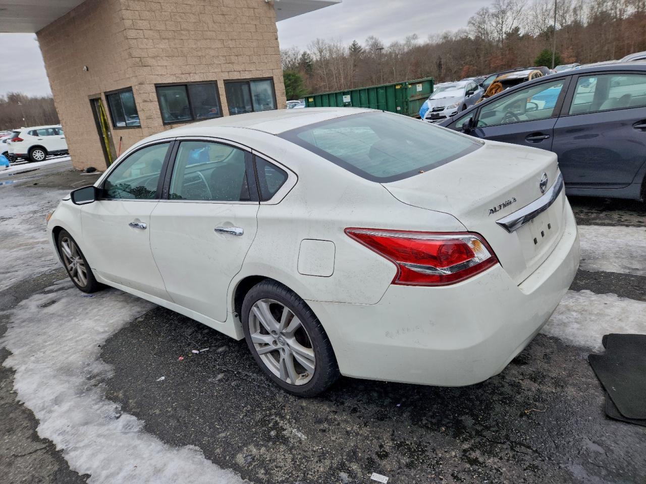 2013 NISSAN ALTIMA photo 2