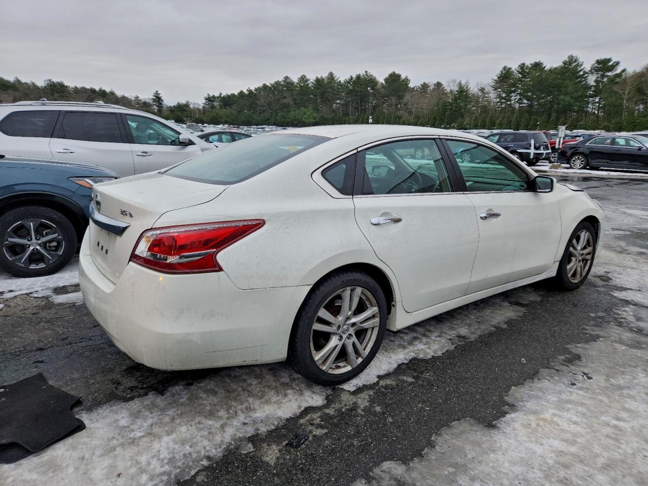 2013 NISSAN ALTIMA photo 3