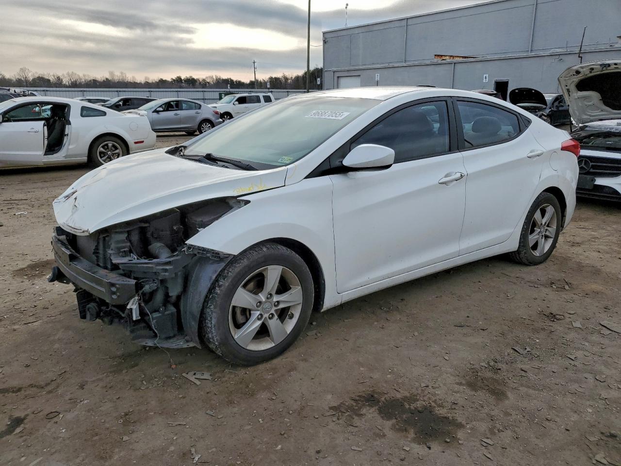 2013 HYUNDAI ELANTRA