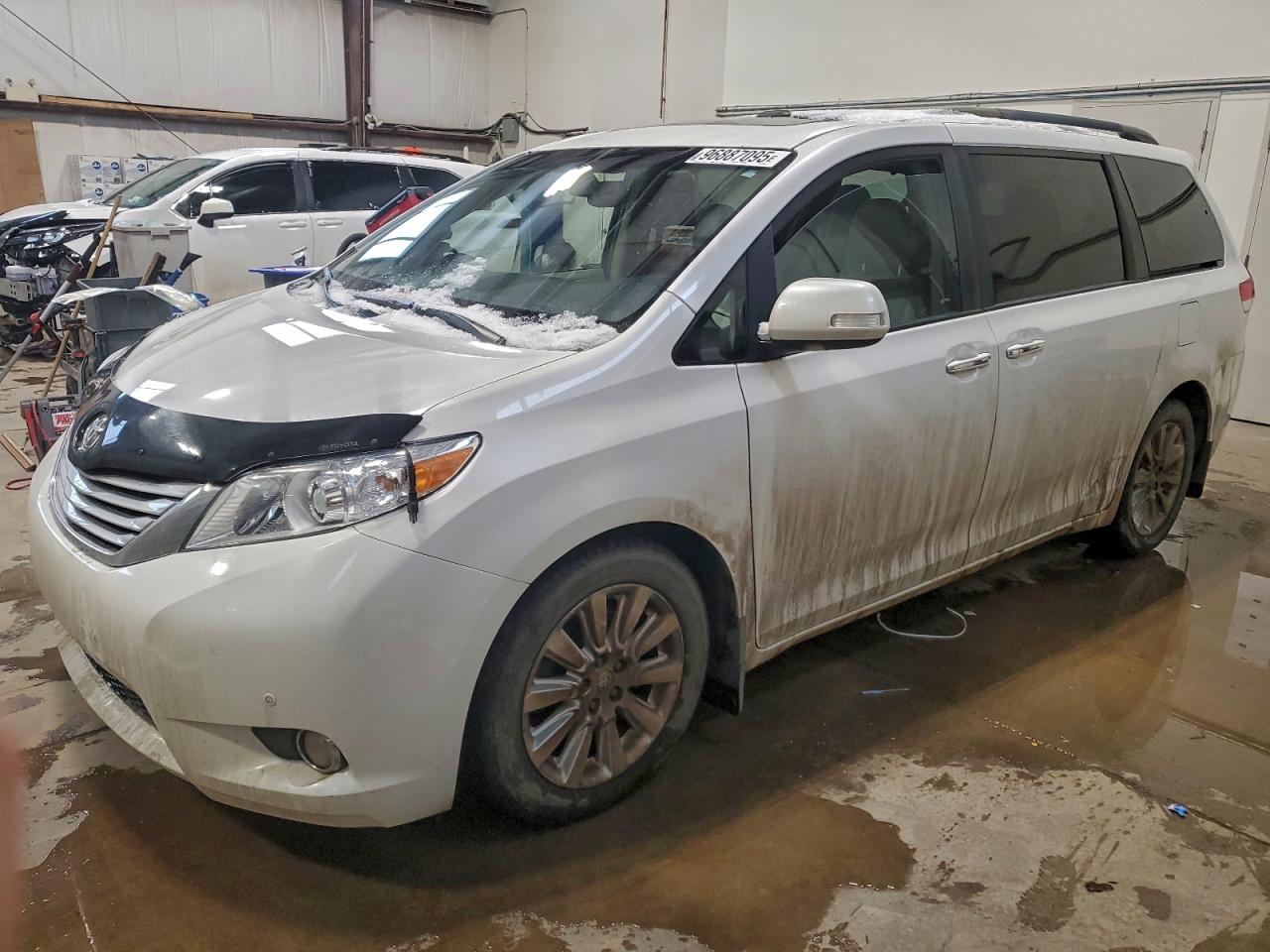 2014 TOYOTA SIENNA
