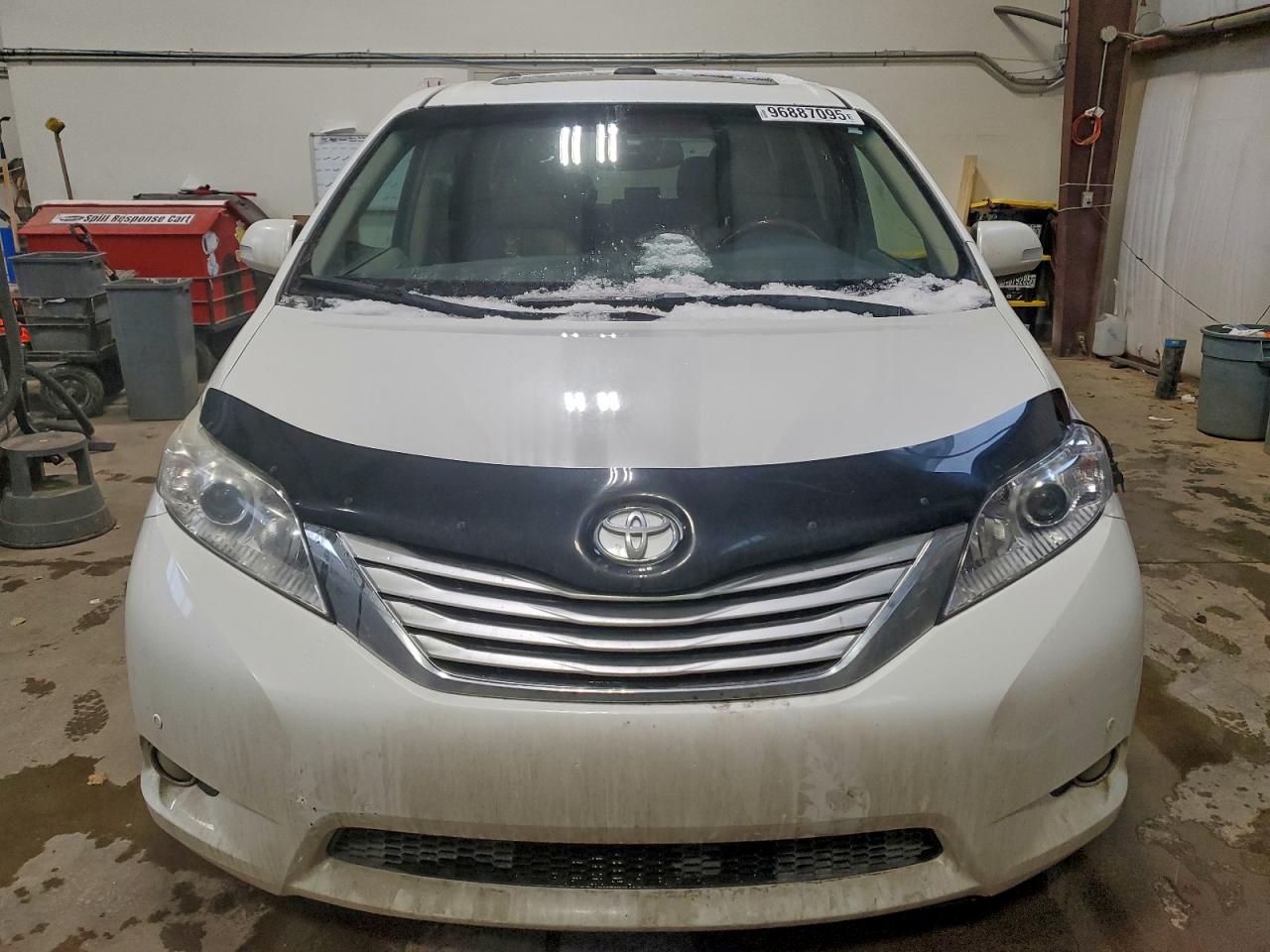 2014 TOYOTA SIENNA XLE photo 13