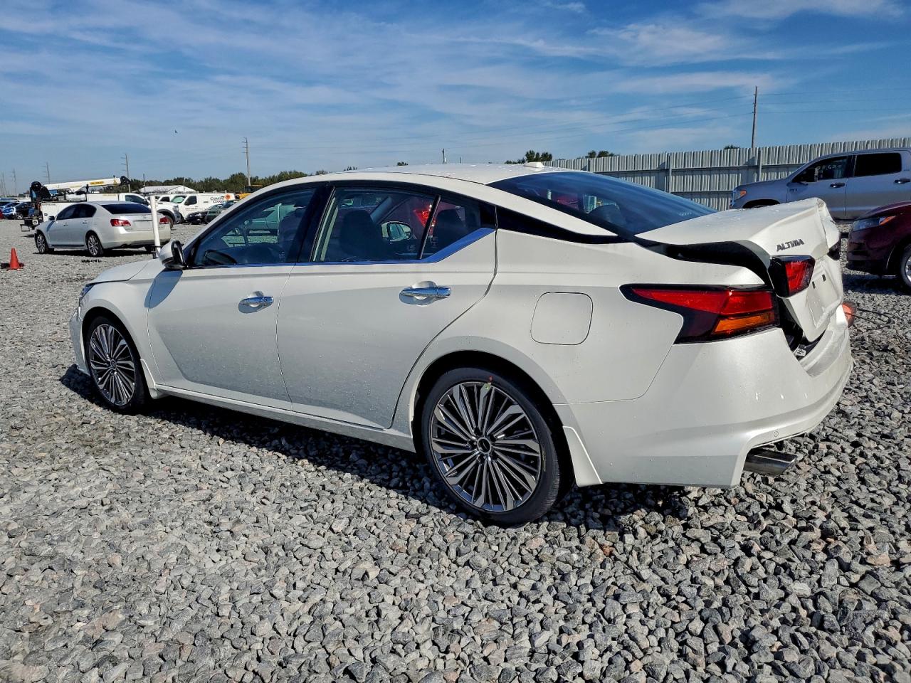 2025 NISSAN ALTIMA SL photo 2