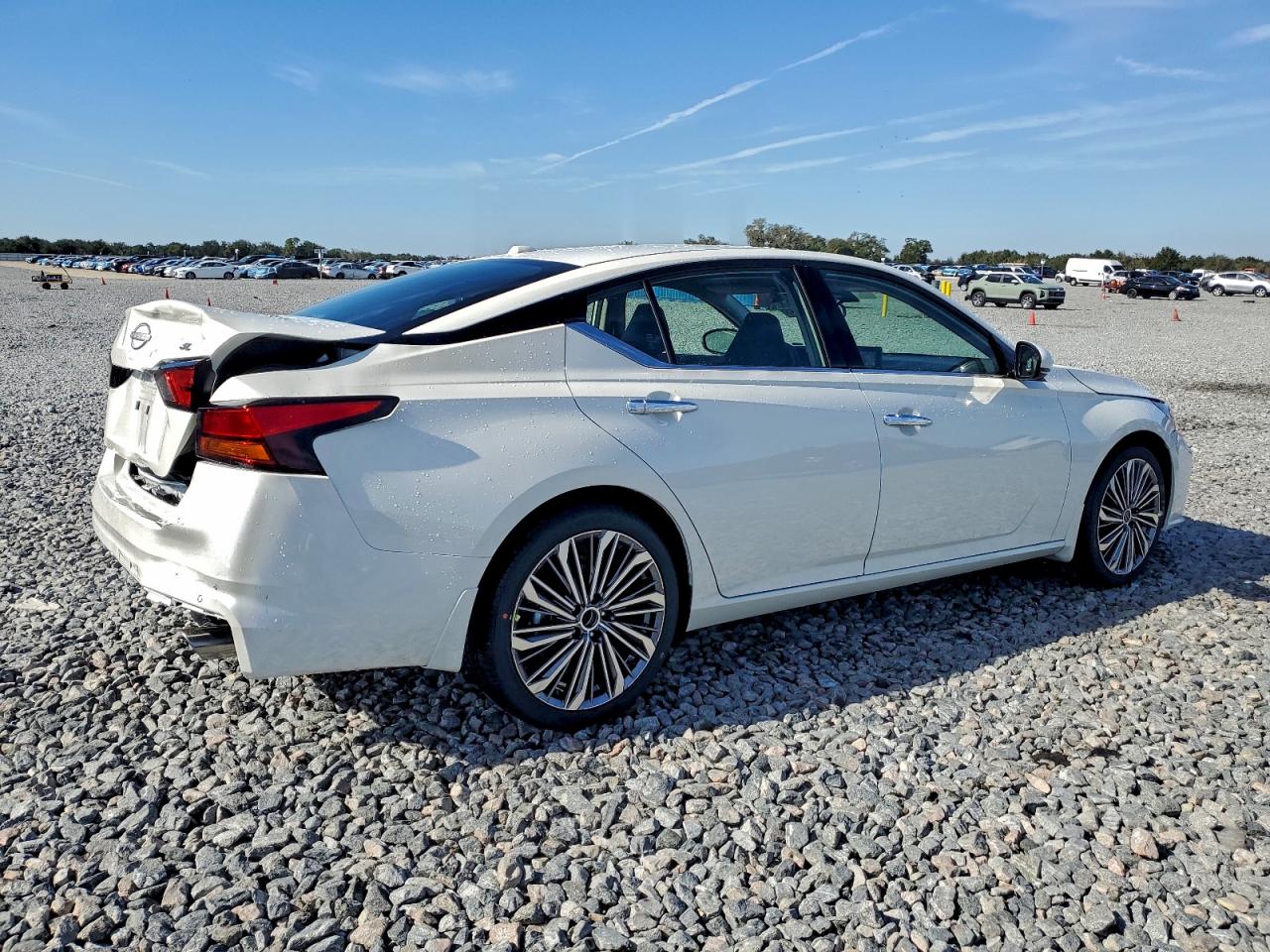 2025 NISSAN ALTIMA SL photo 3