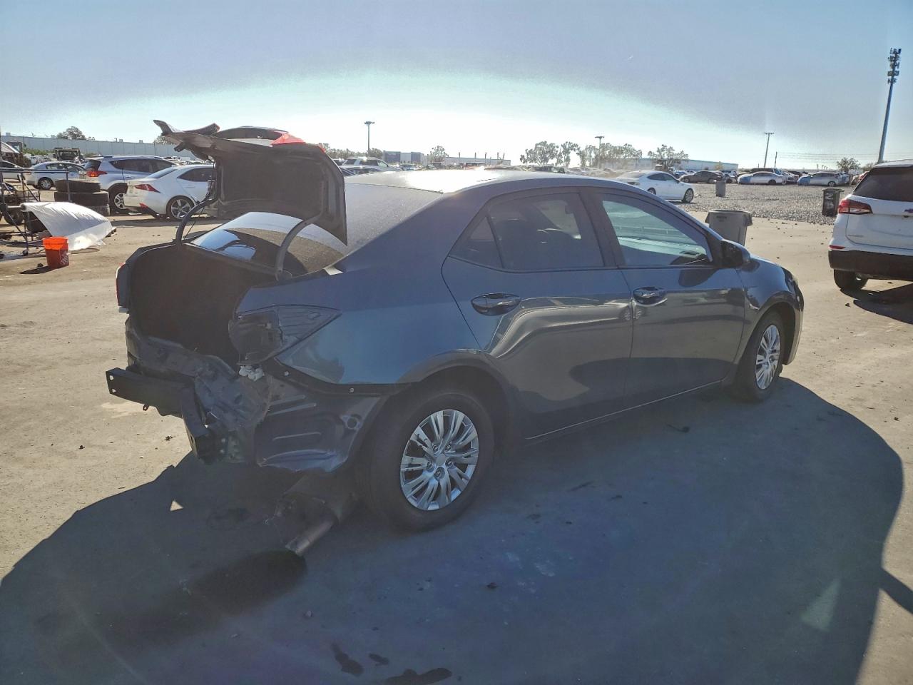 2015 TOYOTA COROLLA L photo 3