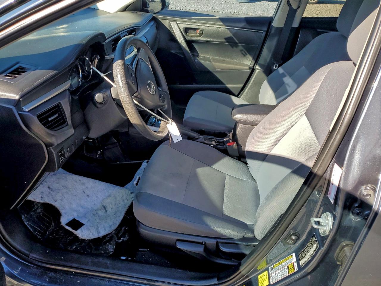 2015 TOYOTA COROLLA L photo 7