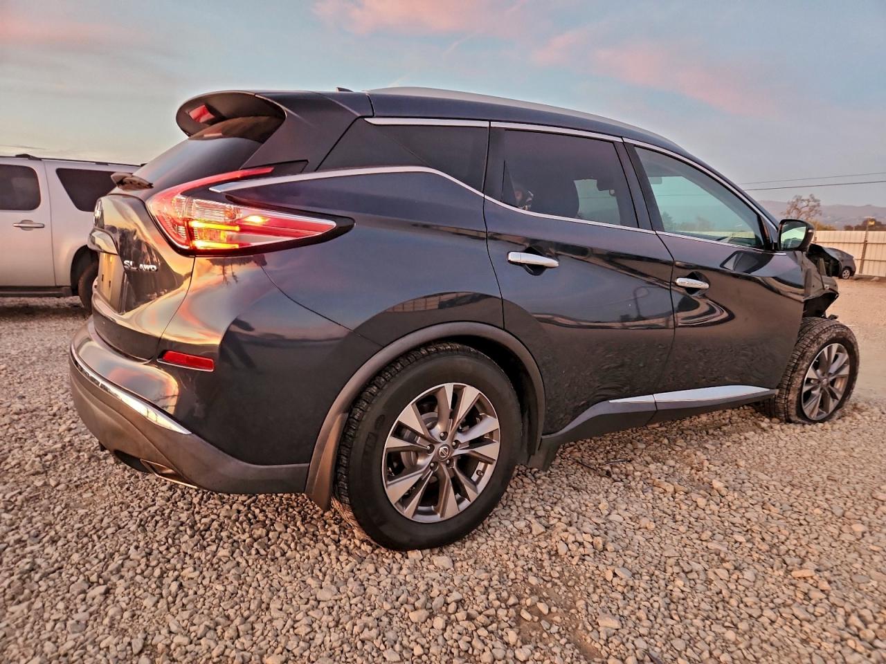 2018 NISSAN MURANO S photo 3