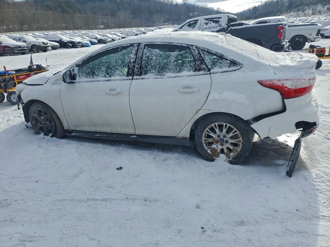 2013 FORD FOCUS SE photo 3