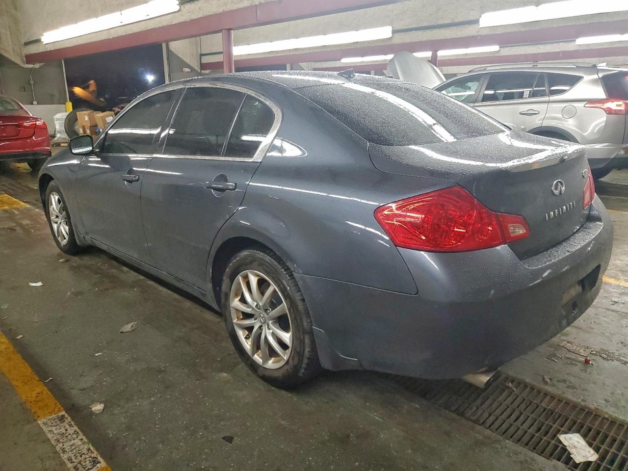 2009 INFINITI G37 photo 2