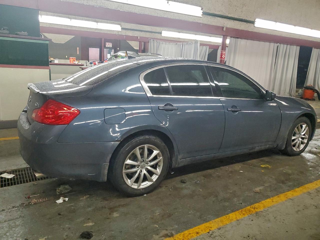 2009 INFINITI G37 photo 3