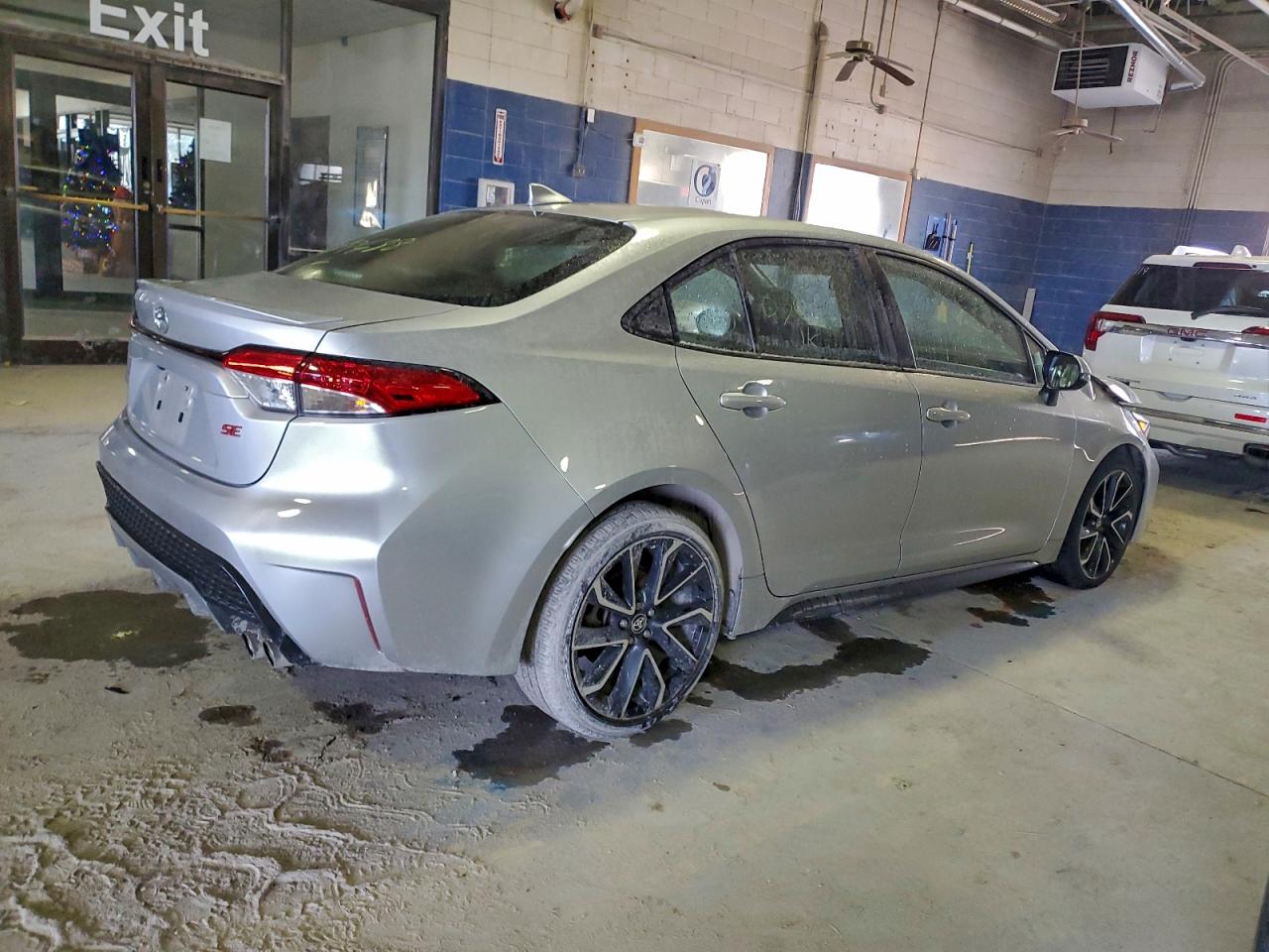 2020 TOYOTA COROLLA SE photo 3