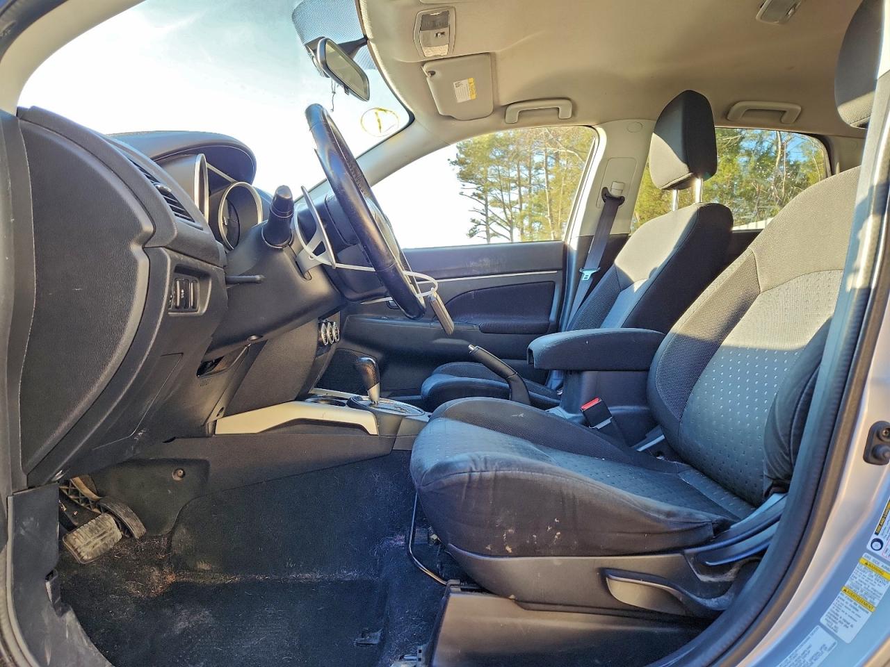 2011 MITSUBISHI OUTLANDER SPORT SE photo 13