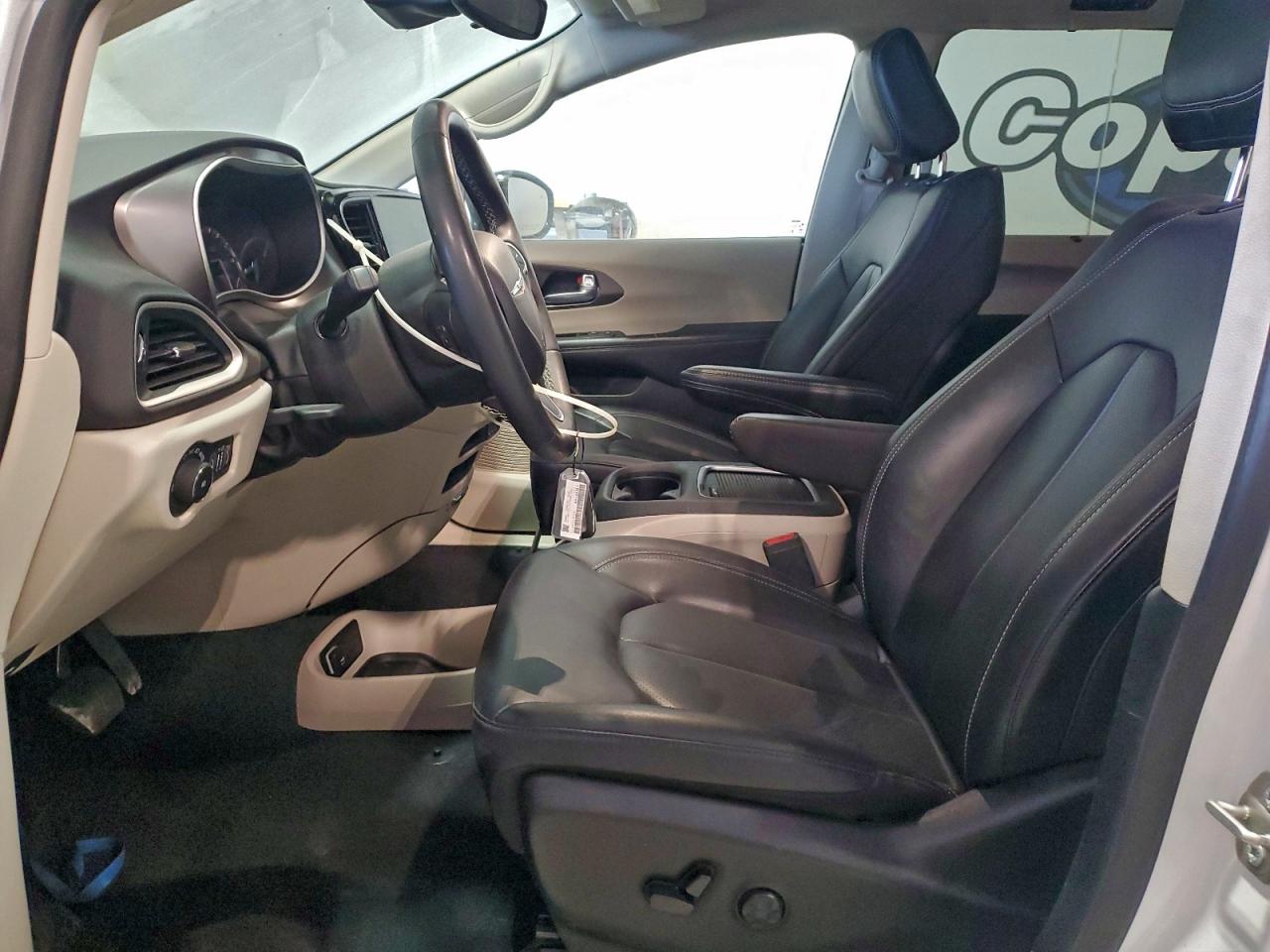 2024 CHRYSLER PACIFICA TOURING L photo 13