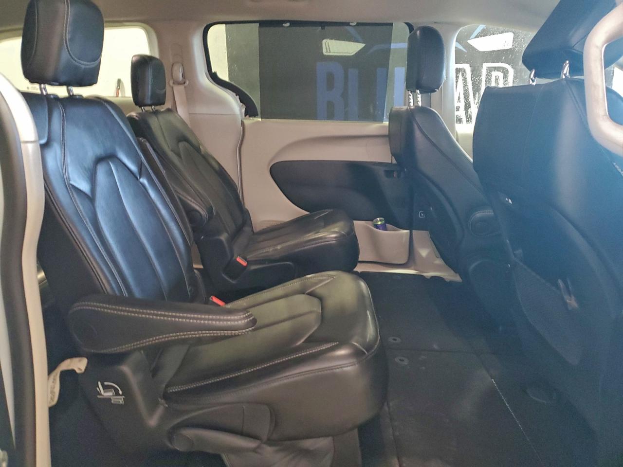 2024 CHRYSLER PACIFICA TOURING L photo 21