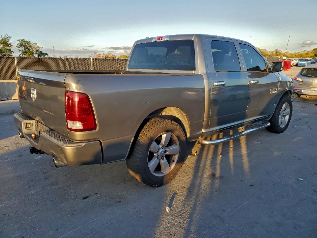 2013 RAM 1500 ST photo 5