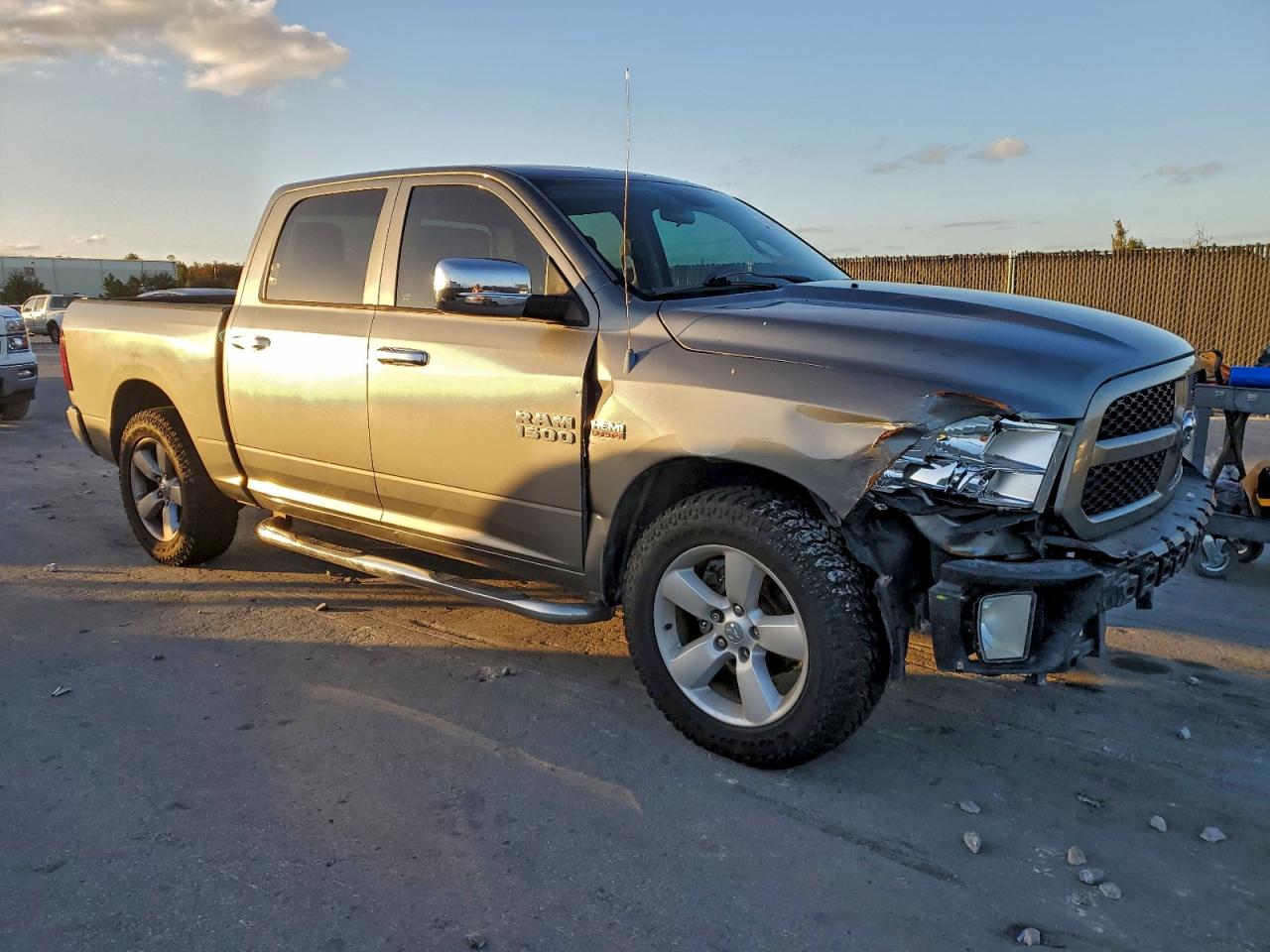 2013 RAM 1500 ST photo 7