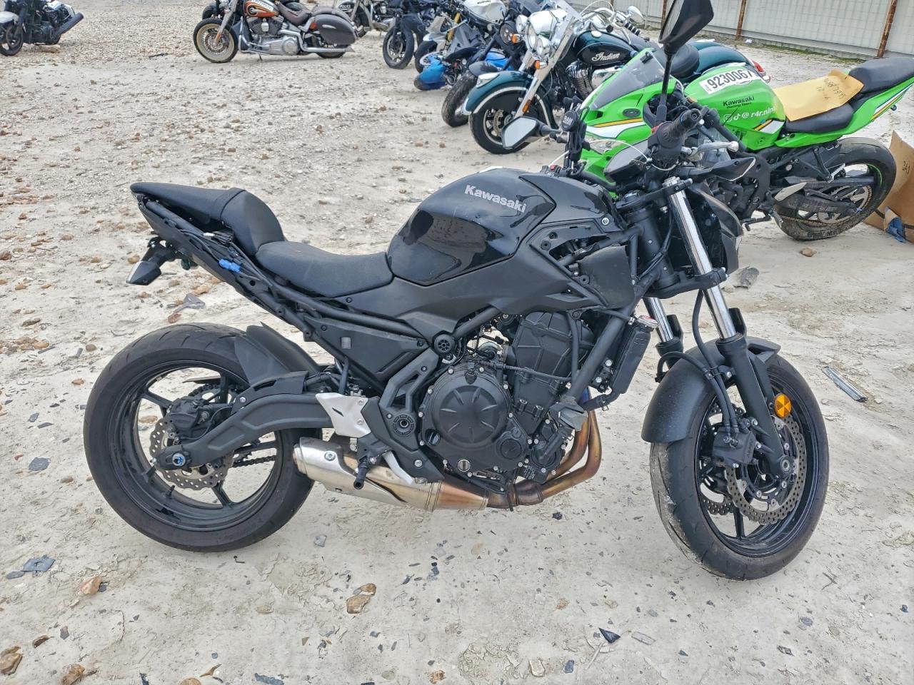 2021 KAWASAKI ER650 L — SIDE damage — photo 1
