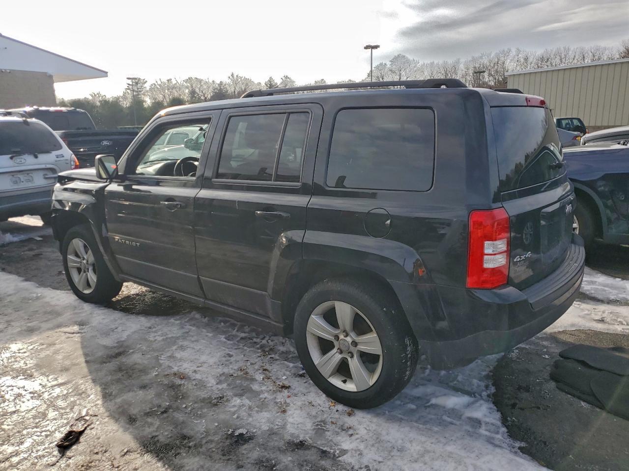 2014 JEEP PATRIOT LATITUDE photo 3