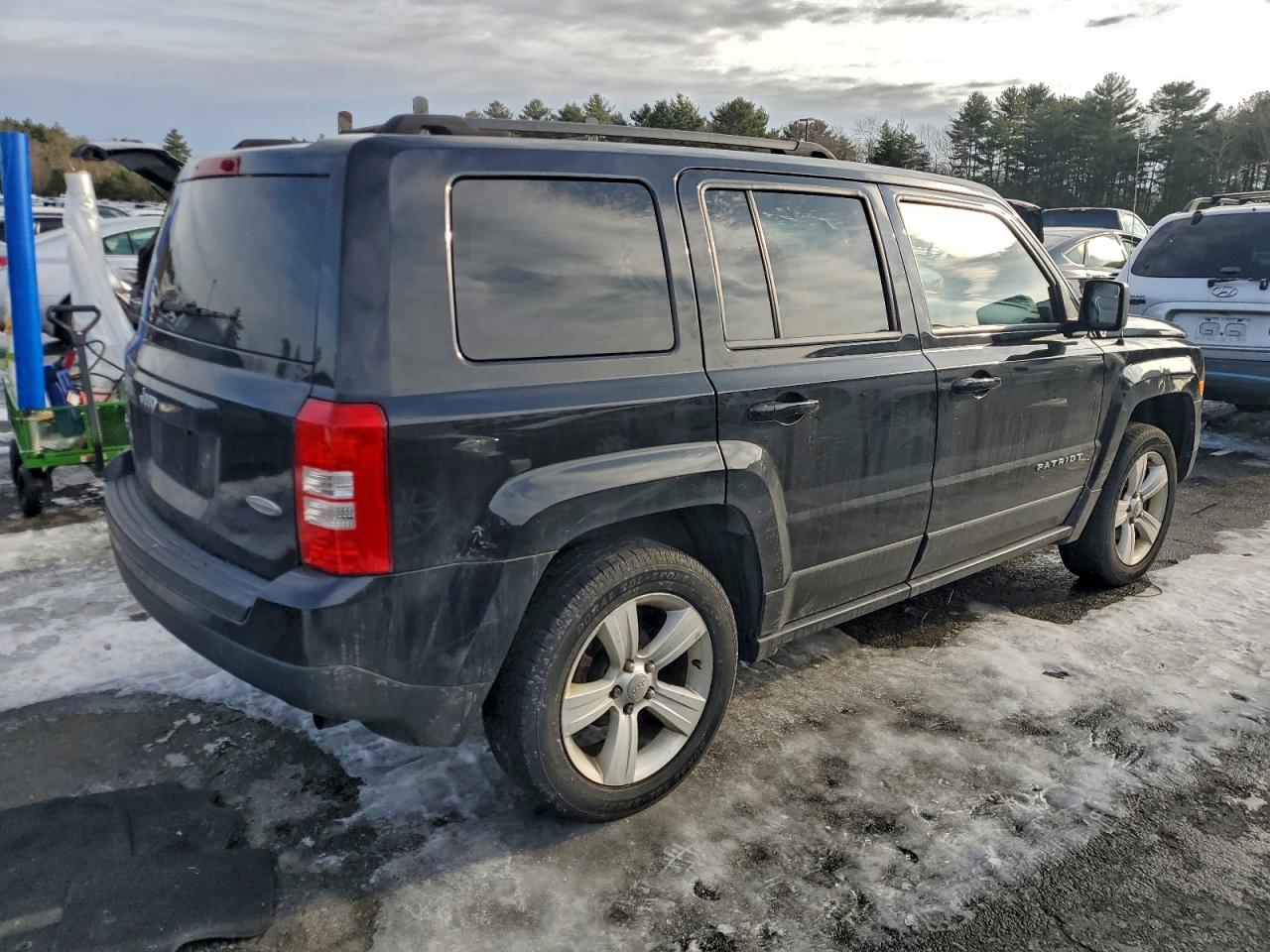 2014 JEEP PATRIOT LATITUDE photo 5