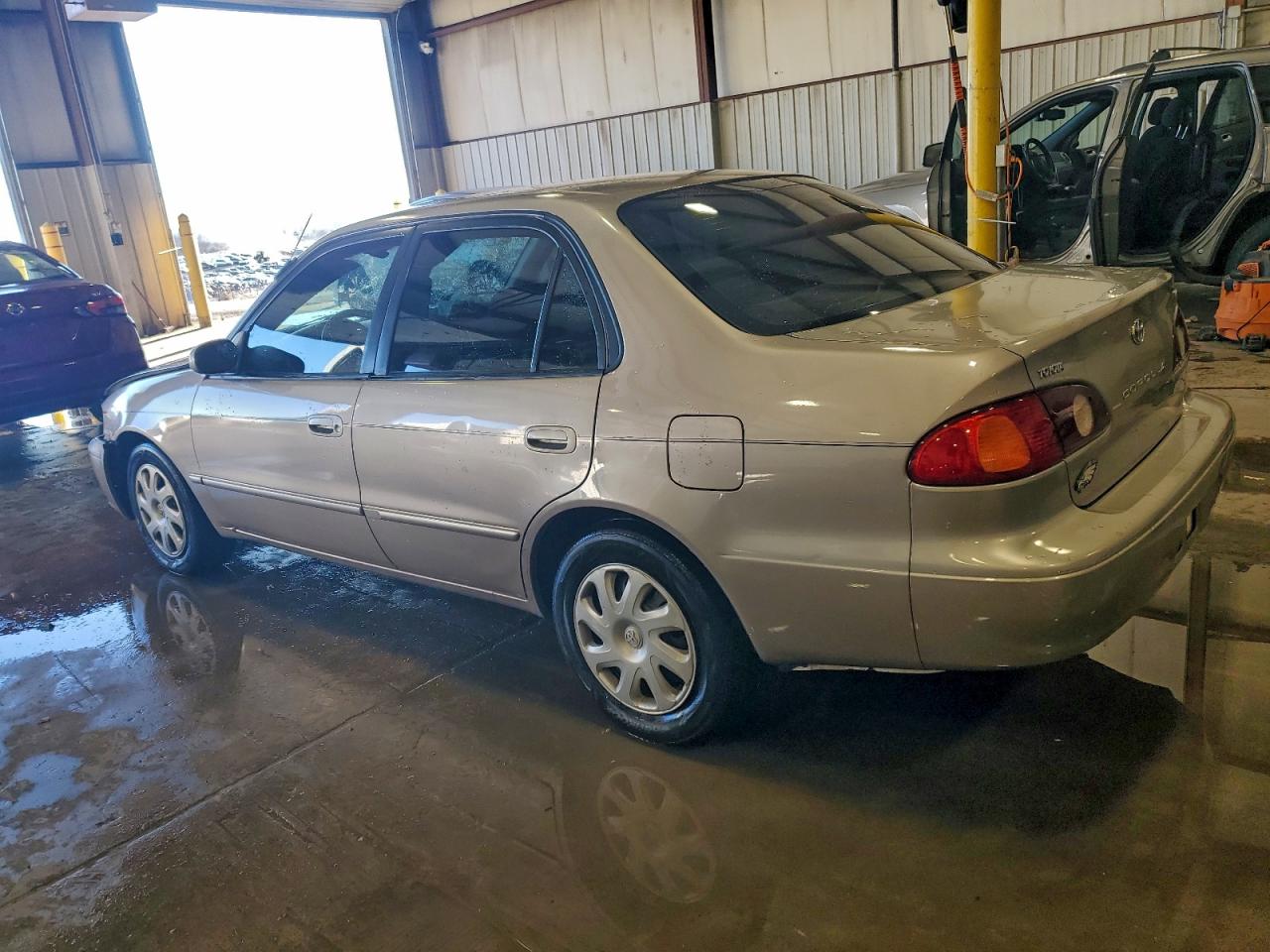 2001 TOYOTA COROLLA CE photo 2
