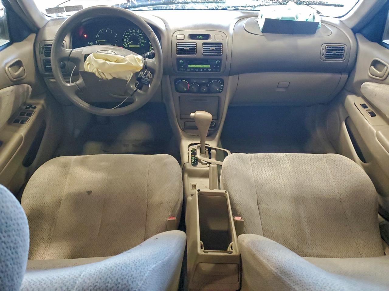 2001 TOYOTA COROLLA CE photo 8