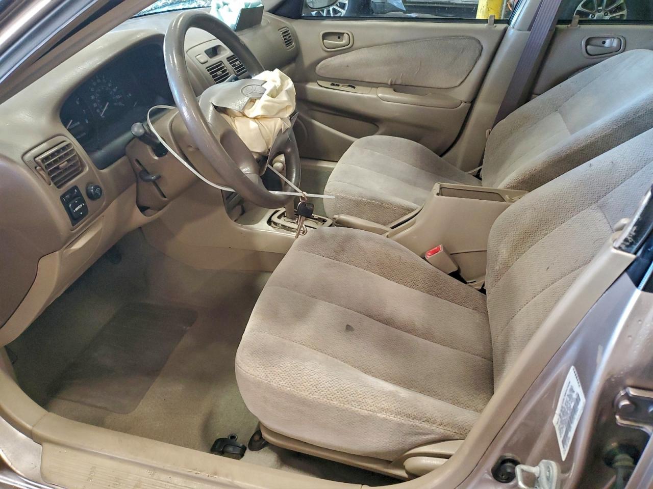 2001 TOYOTA COROLLA CE photo 7