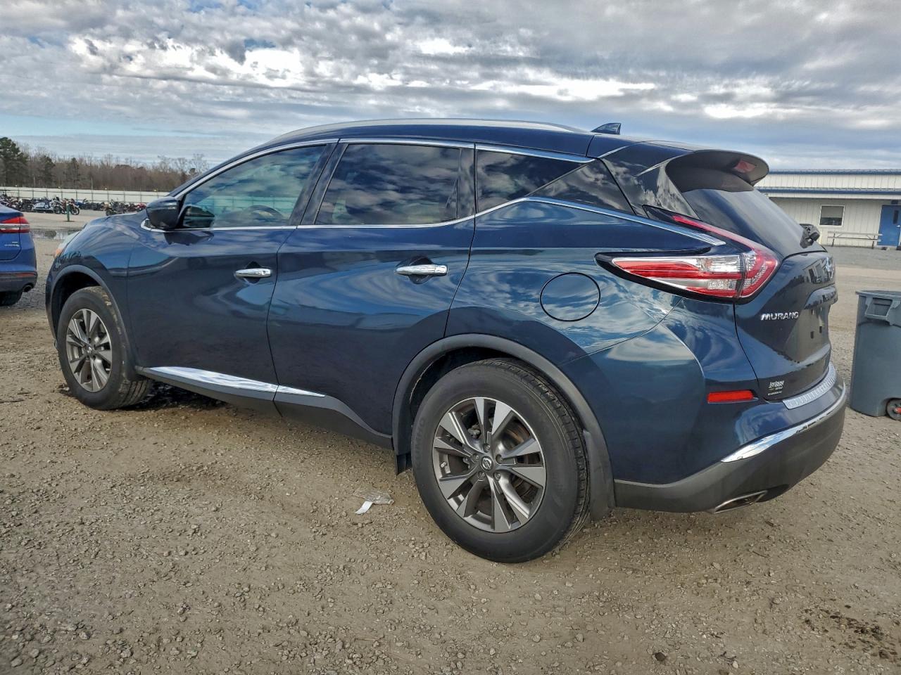 2017 NISSAN MURANO S photo 2