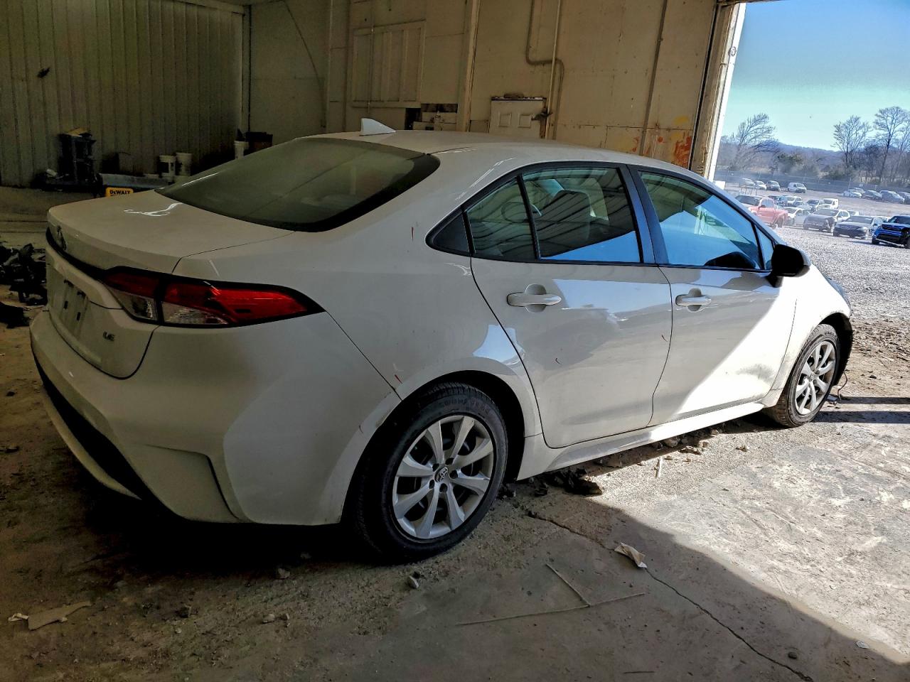 2020 TOYOTA COROLLA LE photo 3